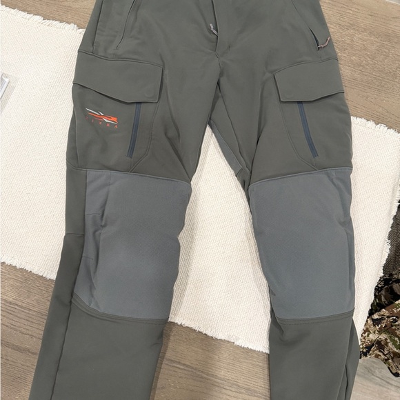 Men's Tactical Gray Cargo Pants - Picture 2 of 7